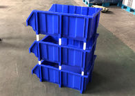 Μπλε χρώματος δοχεία επιλογής αποθηκών εμπορευμάτων πλαστικά με το βασανισμό στο βιομηχανικό εργαστήριο